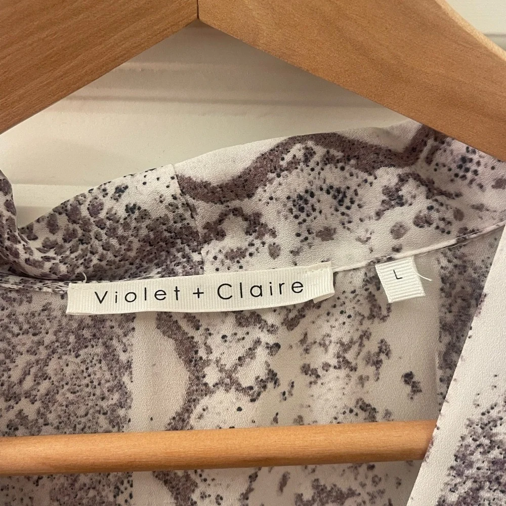 Violet & Claire Gray Patterned Sleeveless Blouse - Picture 3 of 4